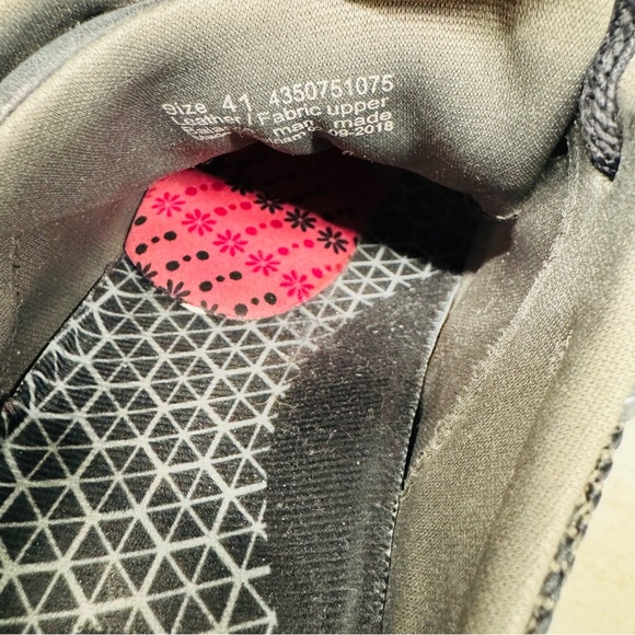 Dansko Athletic Shoes Gray and Black with Breathable Mesh - Picture 6 of 6